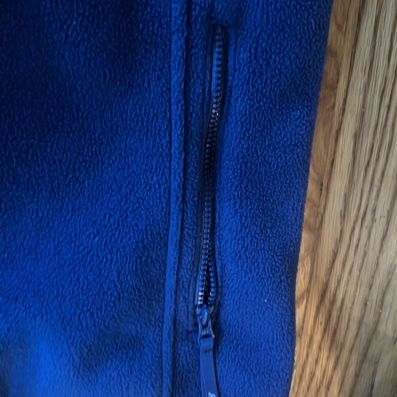 Vineyard Vines fleece vest - Picture 5 of 10